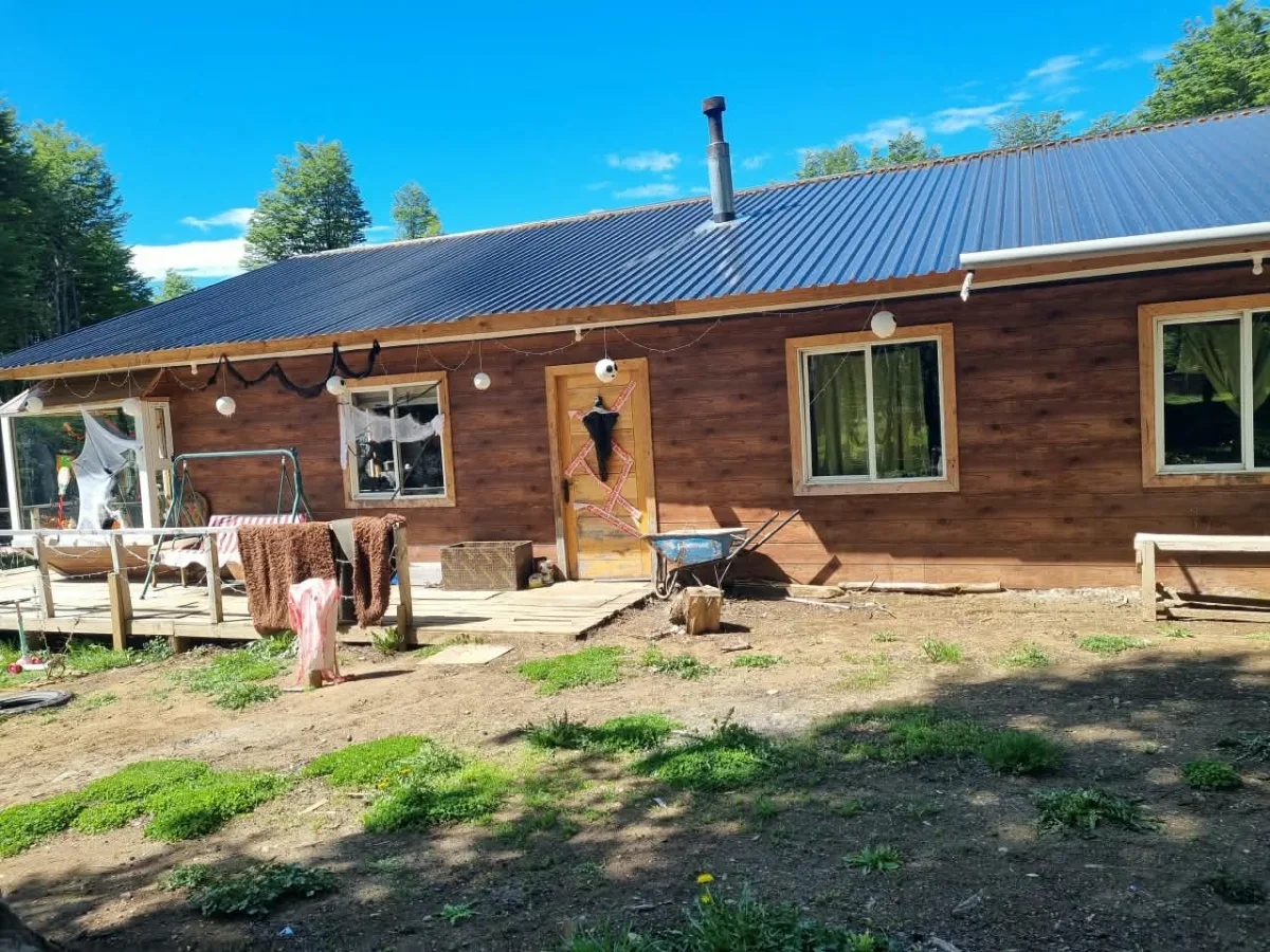 Parcela 24.000 m² con casa y 4 roles en Coyhaique, foto 1